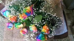 虹色バラの花束のご注文を頂きました｜「ムツダ生花店」　（愛知県名古屋市南区の花キューピット加盟店 花屋）のブログ