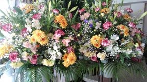 入社式にスタンド花をお届けしました｜「ムツダ生花店」　（愛知県名古屋市南区の花キューピット加盟店 花屋）のブログ
