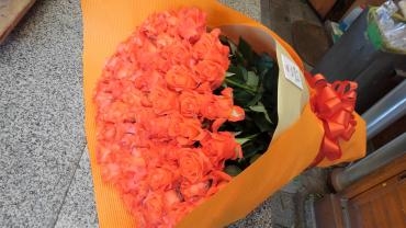 ＳＫＥ４８様に愛知県知事様からの花束贈呈用花束をお届けしました「ムツダ生花店」（愛知県名古屋市南区の花屋）のギャラリー写真