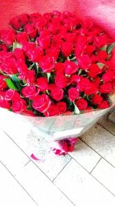 赤バラ100本の花束です｜「ムツダ生花店」　（愛知県名古屋市南区の花キューピット加盟店 花屋）のブログ
